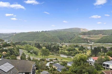 Photo of property in 17a Castle Crescent, Stokes Valley, Lower Hutt, 5019