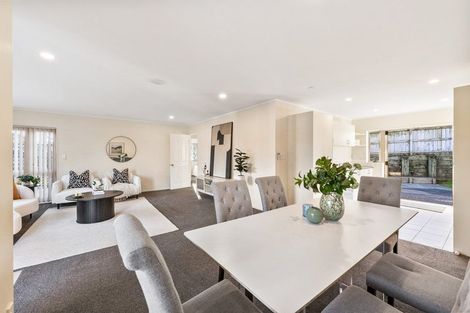 Photo of property in 28 Ginders Drive, Massey, Auckland, 0614