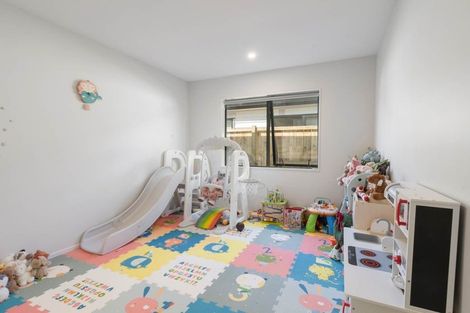Photo of property in 3 Silver Beech Street, Takanini, 2110