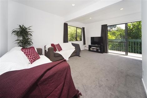 Photo of property in 2/8 Fuchsia Place, Birkdale, Auckland, 0626