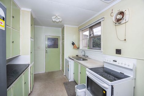 Photo of property in 44 Ross Crescent, Fairfield, Hamilton, 3214