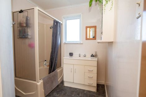 Photo of property in 104 Pipiroa Road, Ngatea, 3503