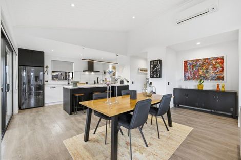 Photo of property in 28 Harding Drive, Papamoa Beach, Papamoa, 3118