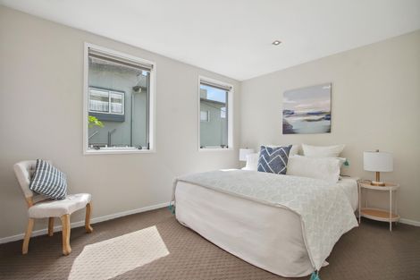Photo of property in 4a Korotaha Terrace, Rothesay Bay, Auckland, 0630