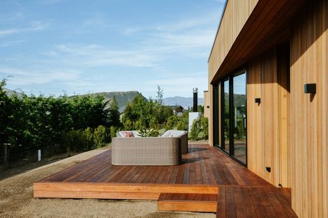 Photo of property in 13 Fern Burn Close, Wanaka, 9305