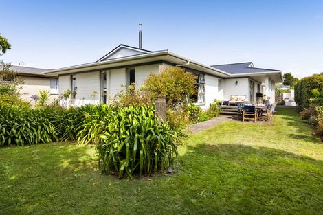Photo of property in 15 Kauri Street, Inglewood, 4330