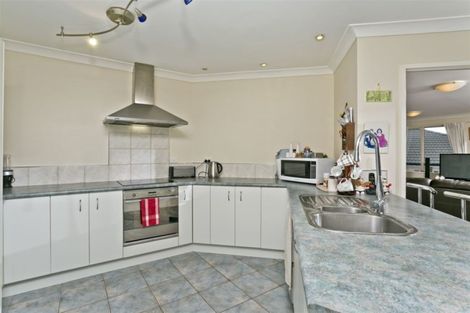 Photo of property in 39 Bluebird Crescent, Unsworth Heights, Auckland, 0632