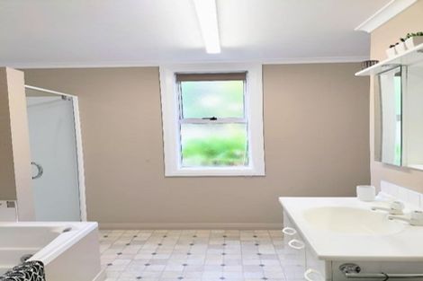 Photo of property in 22 Wharfdale Street, Macandrew Bay, Dunedin, 9014