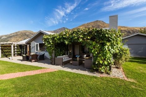 Photo of property in 4 Mcivor Lane, Lake Hayes, Queenstown, 9304