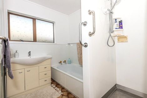 Photo of property in 11 Third Avenue, Avenues, Whangarei, 0110