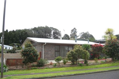 Photo of property in 3 Cedar Place, Westown, New Plymouth, 4310