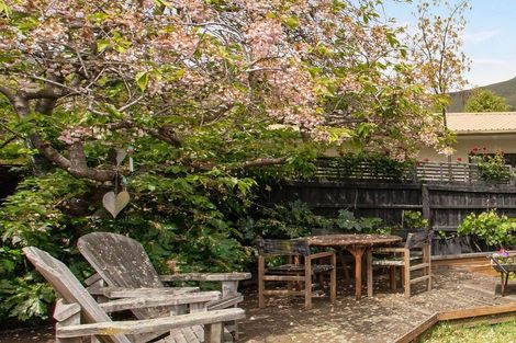 Photo of property in 21 Martindales Road, Heathcote Valley, Christchurch, 8022