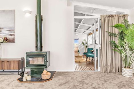 Photo of property in 116 Birkdale Road, Birkdale, Auckland, 0626