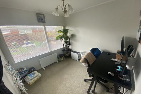 Photo of property in 1/4 Norman Spencer Drive, Papatoetoe, Auckland, 2104