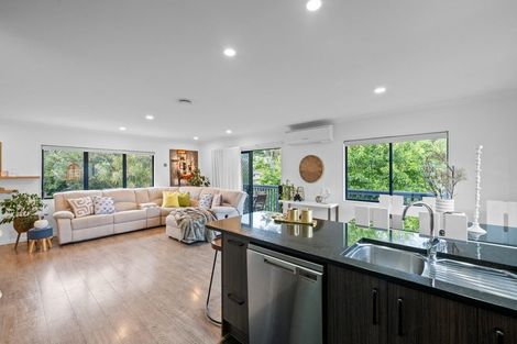 Photo of property in 15 Zefiro Drive, Massey, Auckland, 0614