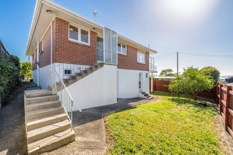 Photo of property in 1/53 Uxbridge Road, Mellons Bay, Auckland, 2014