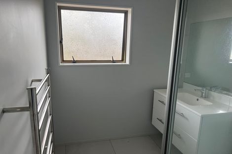 Photo of property in 2/40 Gills Avenue, Papakura, 2110