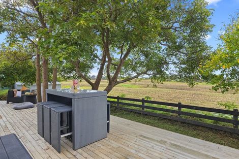 Photo of property in 104 Kaihau Road, Karioitahi, Waiuku, 2683