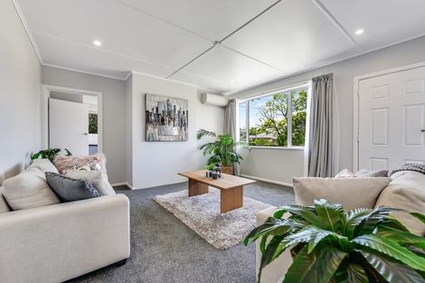 Photo of property in 8 Mabian Crescent, Deanwell, Hamilton, 3206