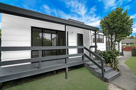 Photo of property in 77 Meadowvale Rise, Titirangi, Auckland, 0604
