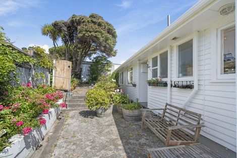 Photo of property in 36 Roys Road, Plimmerton, Porirua, 5026