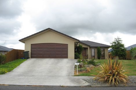 Photo of property in 11 Greig Place, Pukekohe, 2120