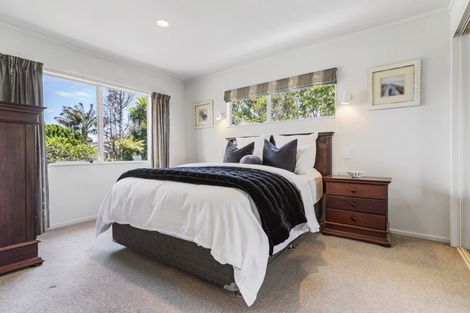 Photo of property in 2/27 Sorrel Crescent, Bucklands Beach, Auckland, 2012
