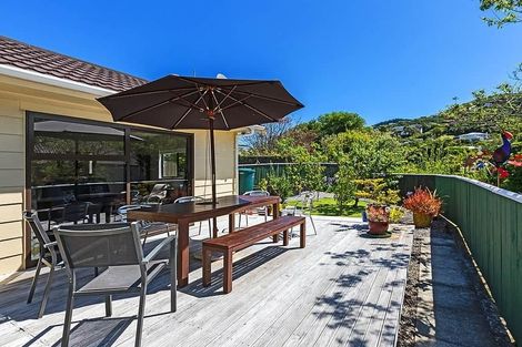 Photo of property in 45 Beauchamp Street, Tawa, Wellington, 5028