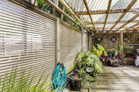 Photo of property in 1b Nandana Drive, Glen Eden, Auckland, 0602
