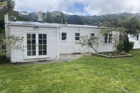 Photo of property in 12 Wavell Street, Karori, Wellington, 6012