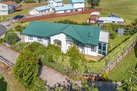 Photo of property in 124a Avalon Place, Whangamata, 3620