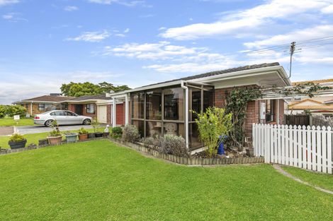 Photo of property in 2/108a Pakuranga Road, Pakuranga, Auckland, 2010