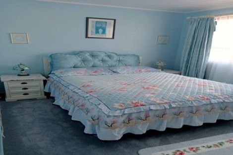 Photo of property in 11 Iredale Road, Hawera, 4610