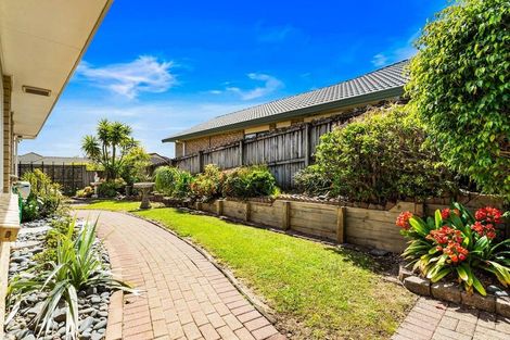 Photo of property in 93 Westerham Drive, Dannemora, Auckland, 2016