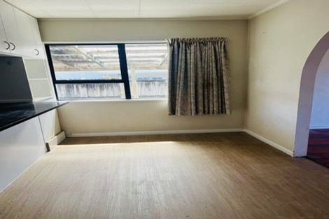 Photo of property in 5 Caribbean Drive, Unsworth Heights, Auckland, 0632