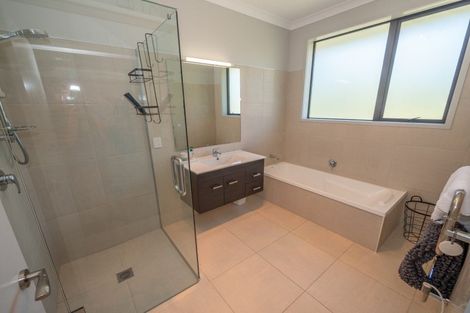 Photo of property in 31 Eagles Way, Cable Bay, 0420
