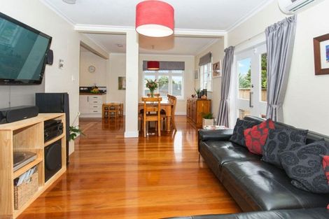 Photo of property in 70 Tirimoana Road, Te Atatu South, Auckland, 0602