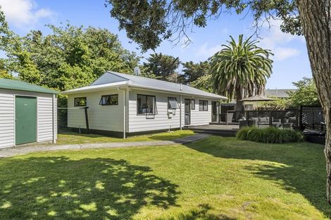 Photo of property in 17a Wairere Grove, Paraparaumu, 5032