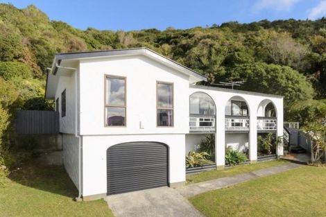 Photo of property in 98 Allington Road, Karori, Wellington, 6012