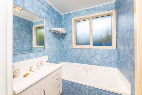 Photo of property in 72 Wingate Street, Redwood, Christchurch, 8051