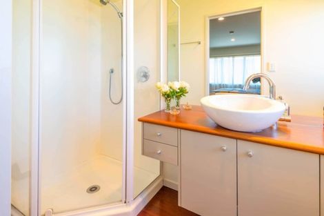 Photo of property in 19a Paparoa Road, Cockle Bay, Auckland, 2014