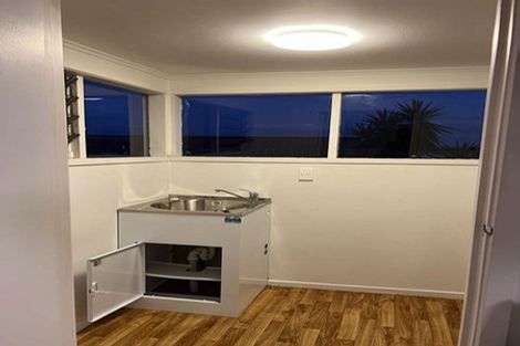 Photo of property in 3/178 Chivalry Road, Glenfield, Auckland, 0629