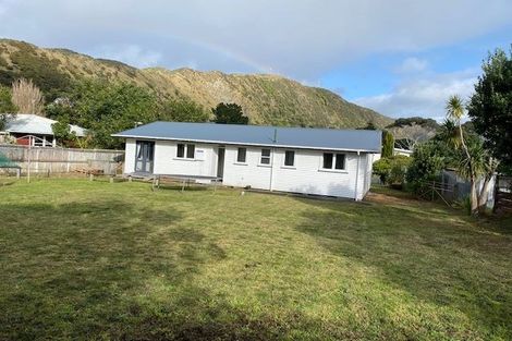 Photo of property in 11 Tarawa Street, Paekakariki, 5034