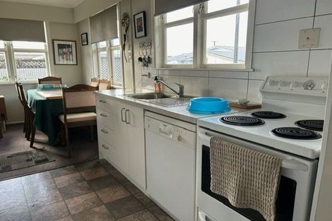 Photo of property in 230 Mangorei Road, Merrilands, New Plymouth, 4312