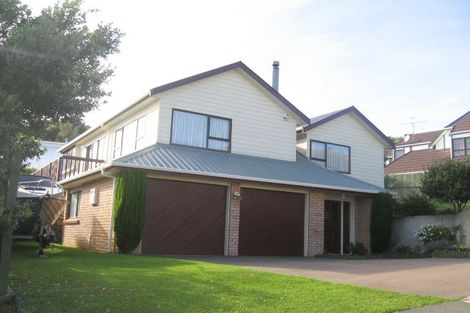 Photo of property in 15 Kinnel Grove, Papakowhai, Porirua, 5024