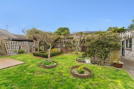 Photo of property in 16 Cedar Drive, Paraparaumu Beach, Paraparaumu, 5032