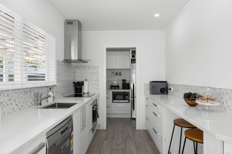 Photo of property in 3/29 Manuka Road, Bayview, Auckland, 0629