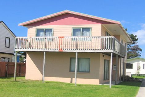 Photo of property in 803a Ocean Road, Whangamata, 3620