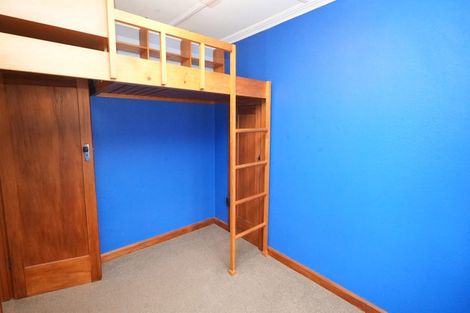 Photo of property in 28 Rangitane Street, Palmerston North, 4414