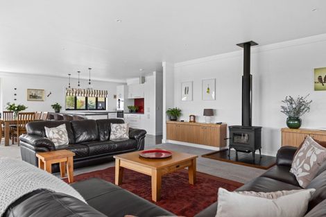 Photo of property in 63 Waipuka Road, Waimarama, Havelock North, 4294